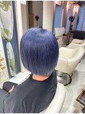 鮮やかスカイブルーヘア