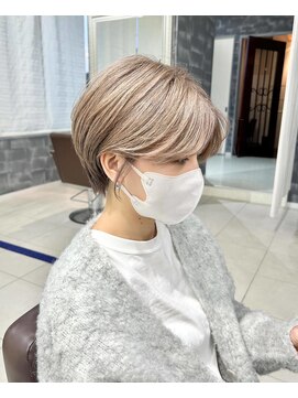 ラウル(Laulu) ホワイトベージュ× ハンサムショート◎