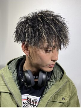 ドルクス 上野店(Dorcus) メンズハイライトパイルツイストホワイトメッシュハードパーマ