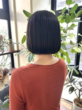 ツタ(tuta) スッキリ丸みボブ