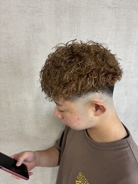 トリコ(ToricO) 波巻きツイストスパイラル　ツイストピンパーマ　ビジネス