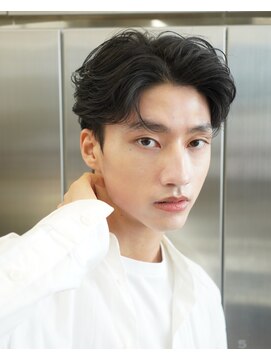 レタッチバイフィフス(RETOUCH by fifth) 原宿ルーズパーマメンズカットセンターパートオールバック30代