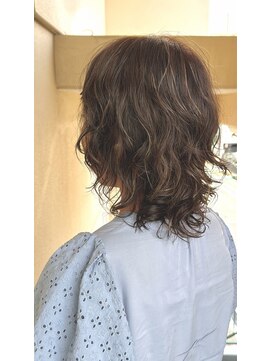 チル アウト ヘア ロジック(chill out hair Logic) ウルフレイヤー×パーマ×ハイライト