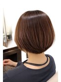 上品おさまりコンパクトボブスタイル。