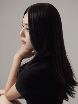 キヴィ(kivi) 扱いやすい艶髪ストレート 自然な縮毛矯正×ロング