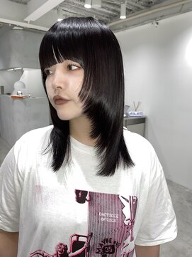 イル 天神大名店(ill) 前髪顔周りレイヤーカット