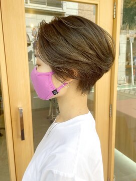 ウティ(outil) ショートヘア＿ハイトーン＿ハイライト＿イルミナカラー