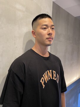 フランクスバーバーザスタンド(Frank’s barber the stand) 骨格補正ハイスキンフェードE