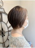 白髪ぼかしハイライト×ショートスタイル