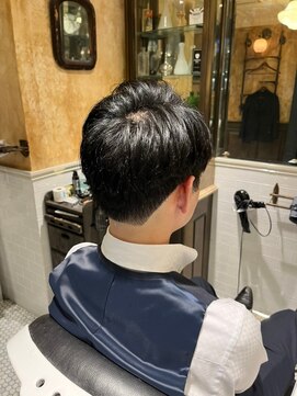 ルドローブラント 有楽町店(Ludlow Blunt) 【LUDLOW BLUNT】後ろ姿スッキリビジネスマンスタイル