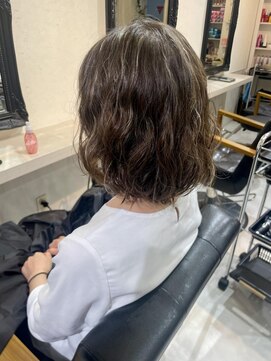 セルカ 新宿(CERCA) レディースパーマハイライトカラー［CERCA新宿/新宿西口］