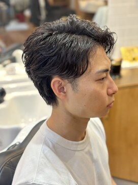 ゼロスバーバー(0's BARBER SHOP) フェザーパーマ/ツイスパ/波巻き/スパイラル/ビジネスショート