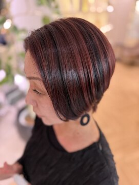 ステア ケース(stair case) 手っ取り早くツヤを手に入れるならボルドー