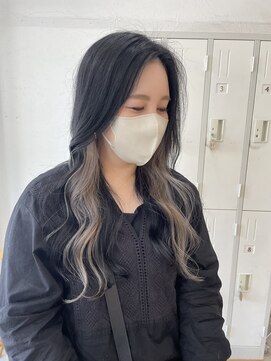 ヘアデザイン ソラ(Sola) スモーキーアッシュハイトーンホワイトベージュポイントブリーチ