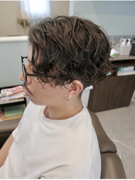 ソラ(sora) スパイラルパーマ×センターパート