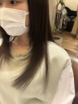 トライフ バイ アカラ(Trife by AKARA)&nbsp;艶縮毛矯正顔周りレイヤーカット