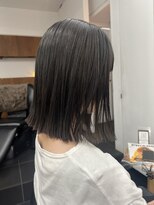 シベルバレー 横浜(sibell)&nbsp;20代30代切りっぱなしボブタッセルボブ顔周りレイヤーオリーブ