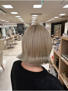 ケンジ 平塚ラスカ店(KENJE) ブリーチ2回で出来る!!ミルクティーベージュ!!