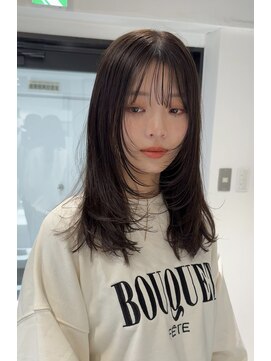 ヨーク(YOKE) レイヤーカットシースルーバンググレージュ暗髪顔まわり前髪黒髪