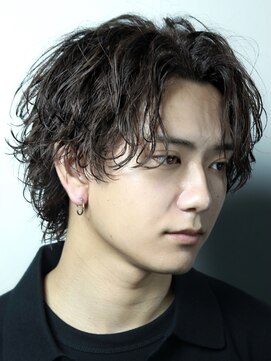 クロトヴィラ 天神大名(KUROT villa) ミディアムツイストスパイラルルーズシャドウパーマ