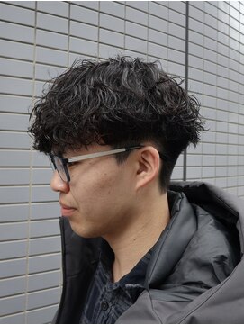 シーンバイラッド ヘルム(SCENE by RAD helm) 波巻きスパイラルパーマ