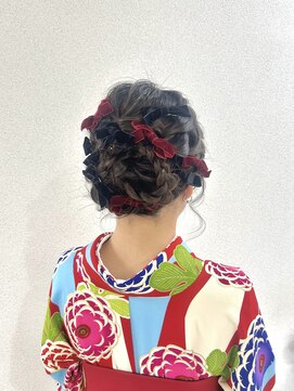 シュシュ(shushu) 編み込み 個性派アップスタイル