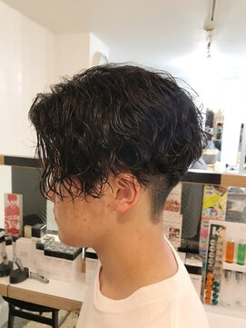 フィフス 渋谷(fifth) センターパートツイストスパイラルパーマツーブロックマッシュ