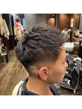 ヒロギンザ 横浜店(HIRO GINZA) アップバングスキンフェード