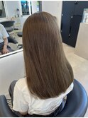 オリーブベージュ