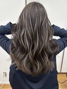 ヨロ 上野(YOLO) ハイライトカラーミルクティーベージュ海外レイヤーカット