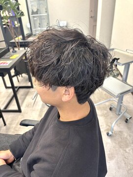 コードバイケンジ 戸塚(CODE by KENJE) 自然な動き×軽さが出る、扱いやすさ抜群のメンズパーマ