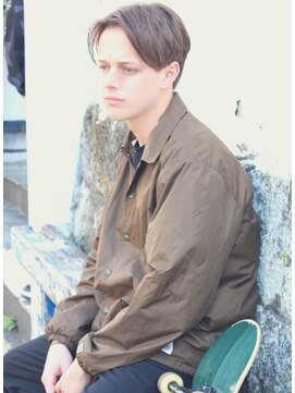 ジジバイワースホワイル(jiji by WORTH WHILE) 刈り上げセンターパートサーフカールフェザーパーママレットヘア