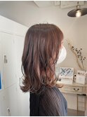 透明感ブラウンのゆる揺れミディ