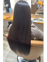 化学反応や毛髪の性質を熟知し、毛髪にダメージ（分解・傷・穴）を最小限状態に、コンディションを整えます