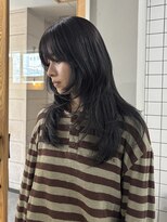 スート(suit.)&nbsp;ロングハッシュカット