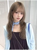 ハッシュカット韓国くびれロングレイヤーヘーゼルベージュカラー