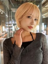 クティエ(Cuthie)&nbsp;#ブロンド#ミニボブ#シースルーバング#顔周りレイヤー#20代#30代