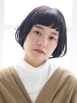 アリシア(arishia) ダークカラー×シンプルボブ