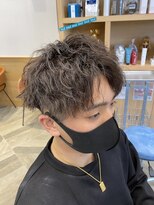 スプリング ウシワカマル(SPRING@ushiwakamaru)&nbsp;刈り上げマッシュセンターパート×ツイストスパイラル