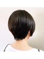 美容室テク アート バイ シック 耳かけショート