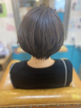 チッカルーチェ(Chicka luce) 丸みショート