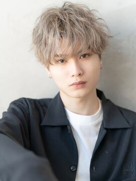 メゾンバイハバナ(maison by HAVANA) メンズ波巻きセンターパートハイライトツーブロックマッシュ