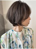女性らしいショートボブとオリーブブラウン【藺草】