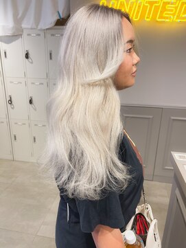 エイト 横浜店(EIGHT) ルーツカラーホワイト