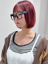 ビューシンサイバシ(VIEW SHINSAIBASHI) 透明感ワインレッド × つるんとコンパクトボブ10代20代30代