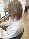 ベージュ