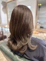 マンプスウタタ (Mumps utata)&nbsp;グレージュカラー