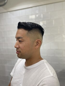 メリケンバーバーショップ フクオカ(MERICAN BARBERSHOP FUK) ビジネスフェードバーバースタイル