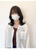 ミディアムレイヤー　くびれヘア　ダークカラー