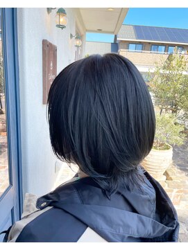 イコマ(icoma) 【問い合わせ多数】ブルーブラック×レイヤーボブ